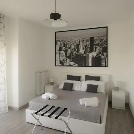 Airport Bari-palese Luxury 1 ゲストハウス 3*